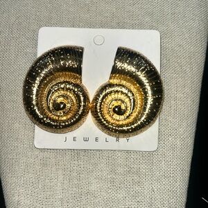 Elegant Gold Spiral Earrings